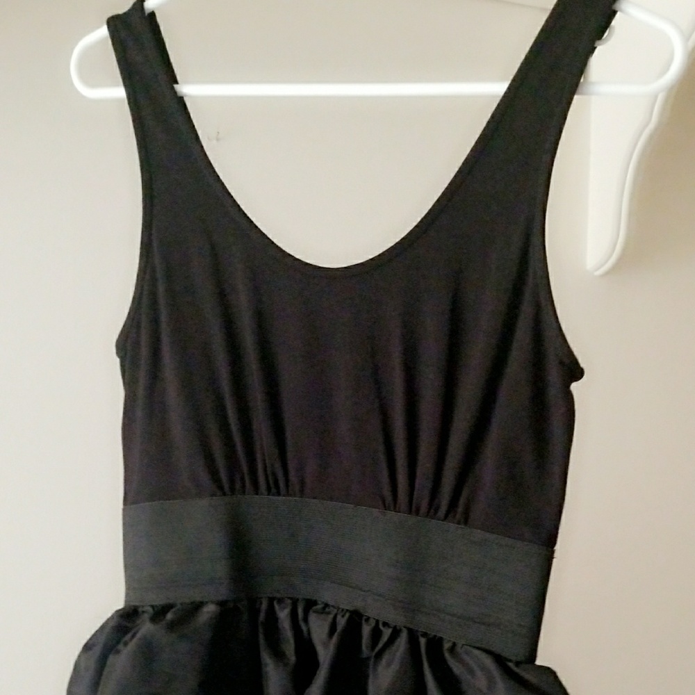Black pop skirt dress